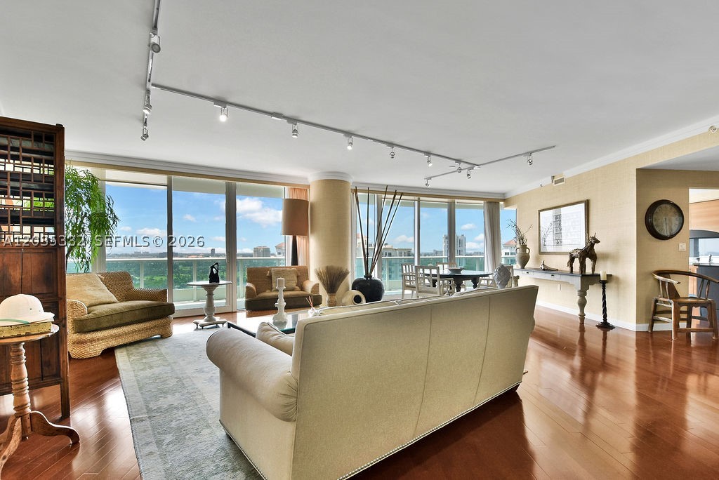 TOWERS OF PORTO VITA-SOUT - Residential Lease