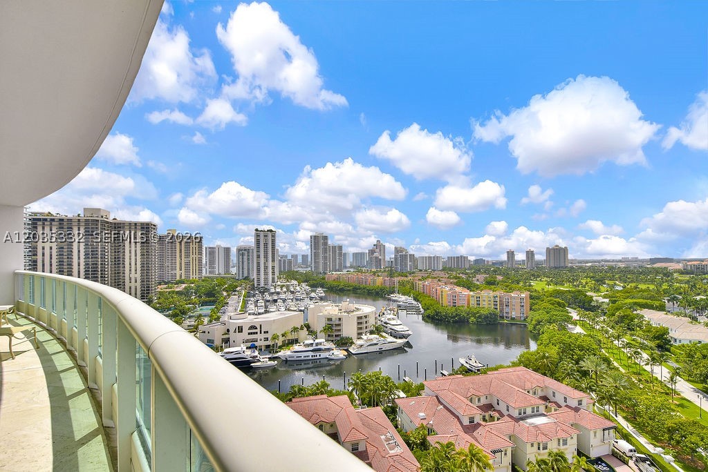 TOWERS OF PORTO VITA-SOUT - Residential Lease
