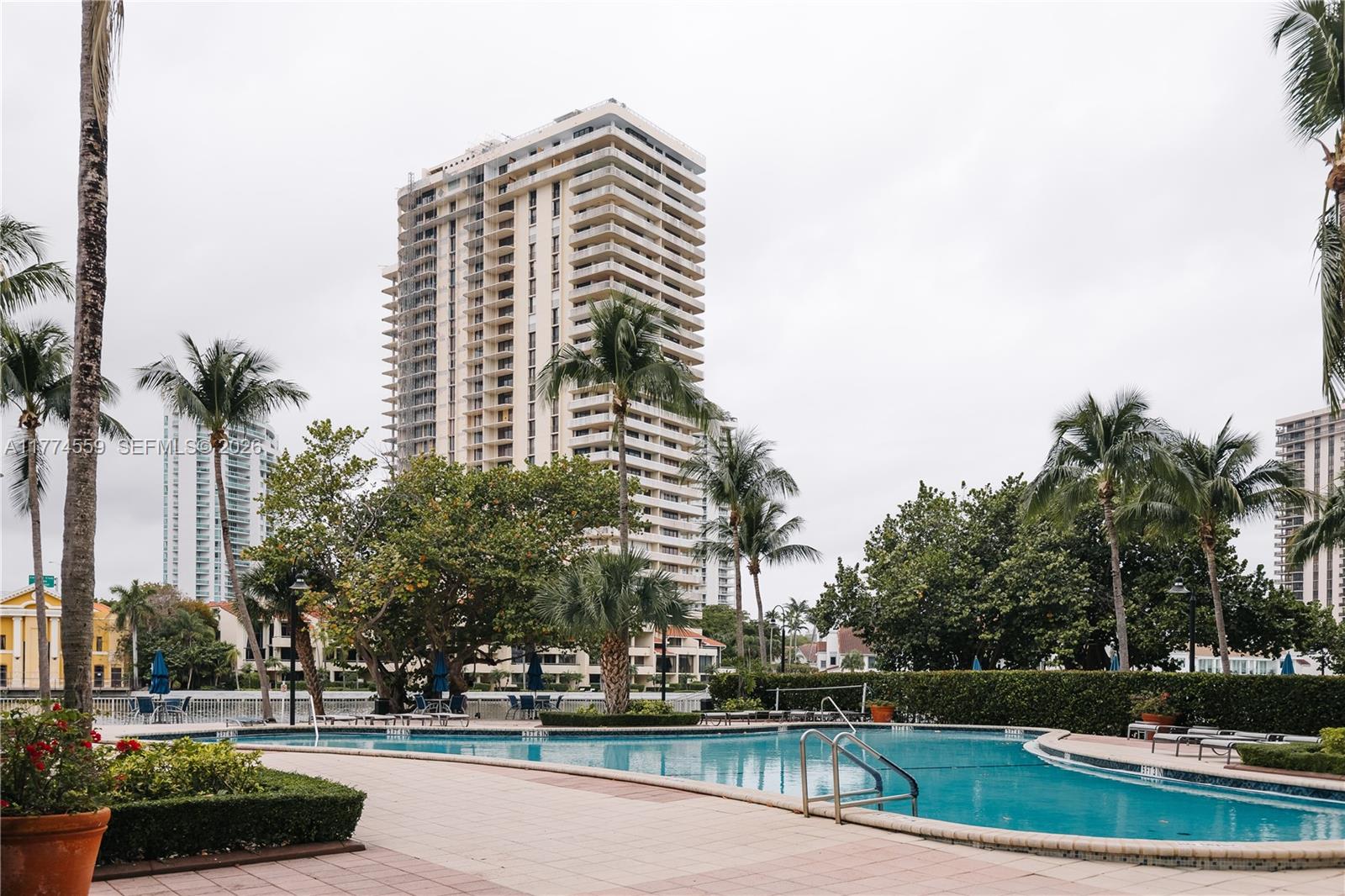 OCEANVIEW BUILDING A COND - Residential