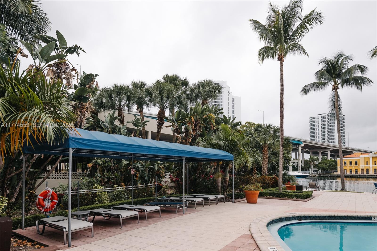 OCEANVIEW BUILDING A COND - Residential