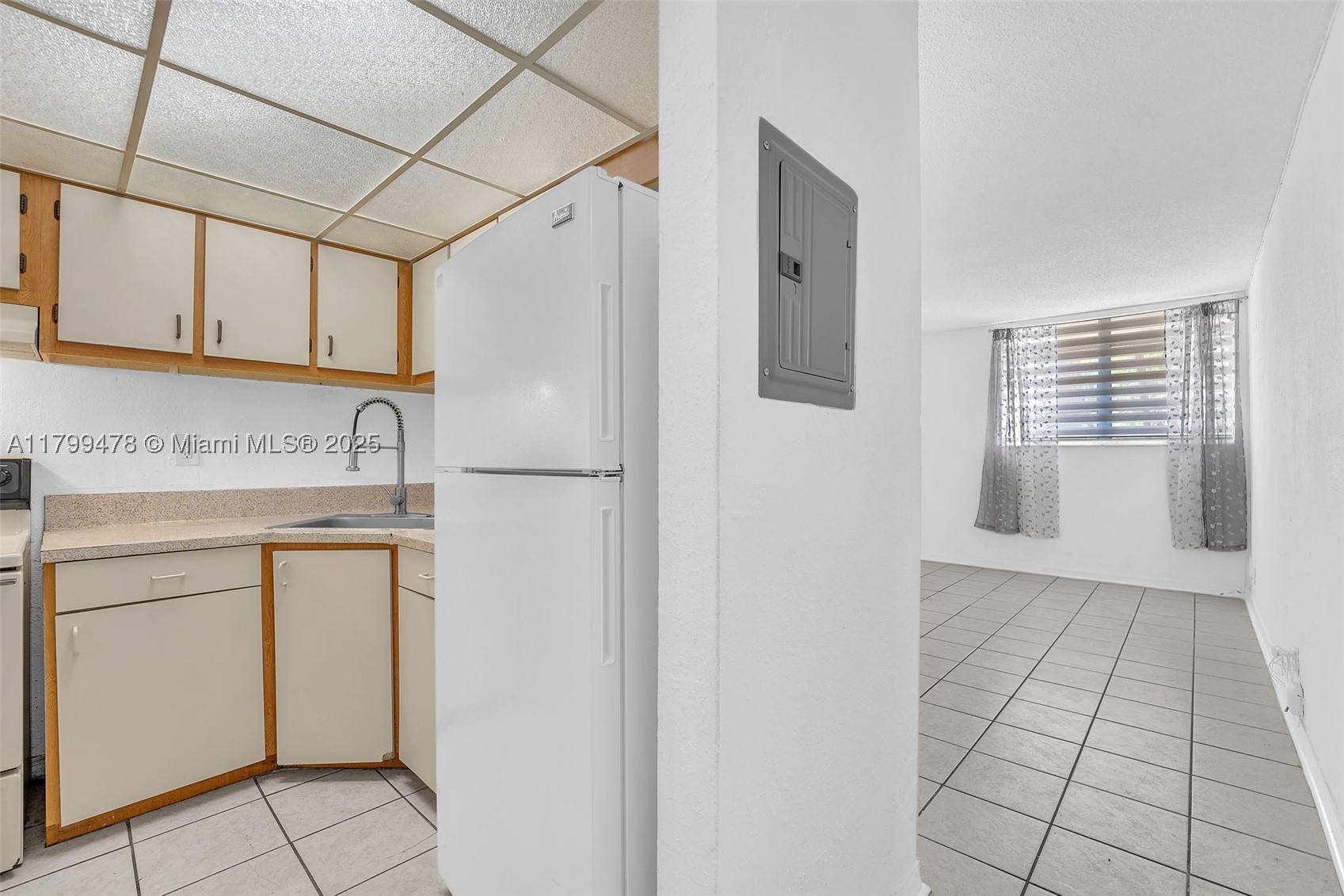 YOLANDA VILLAS CONDO - Residential