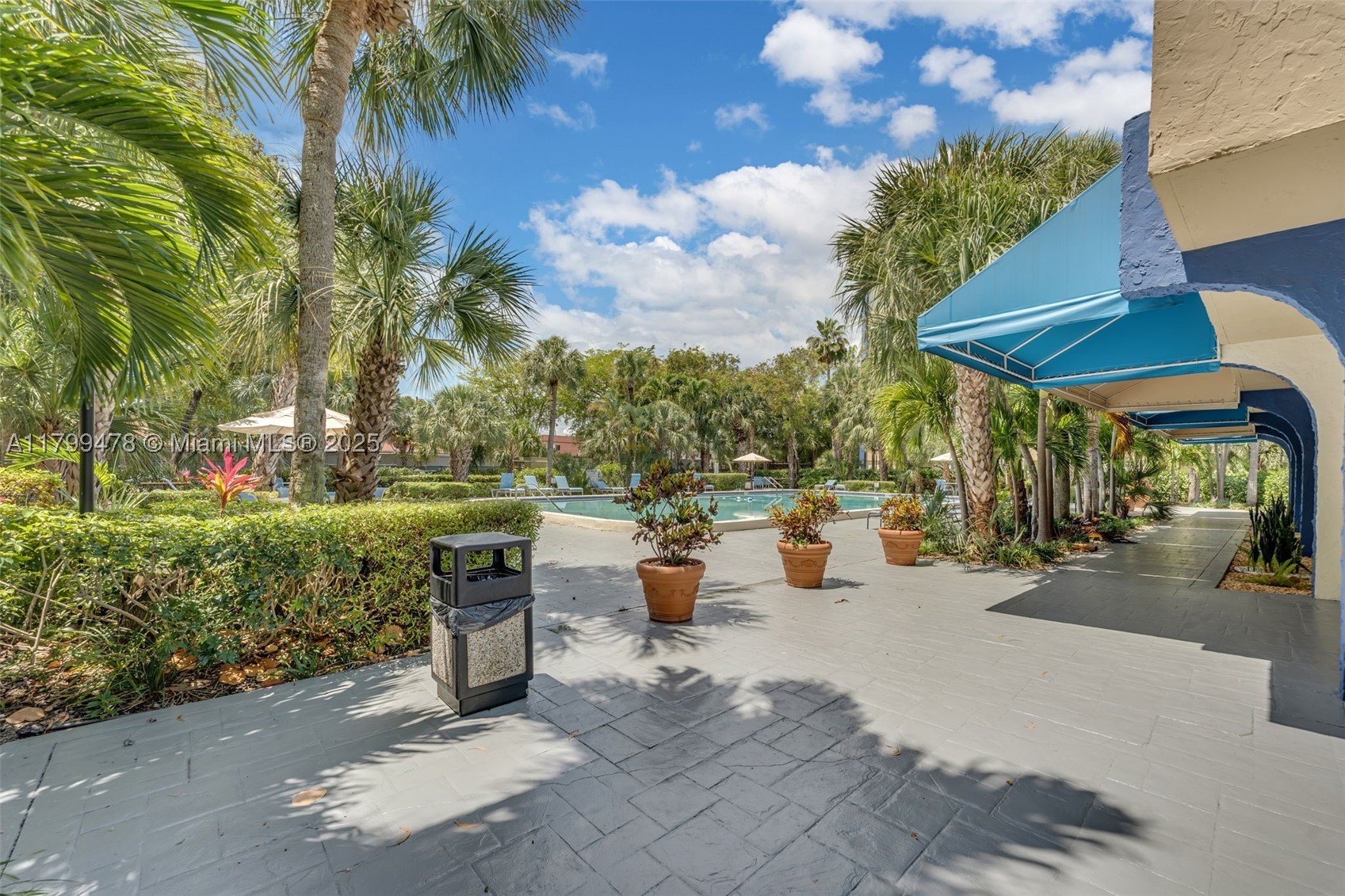 YOLANDA VILLAS CONDO - Residential
