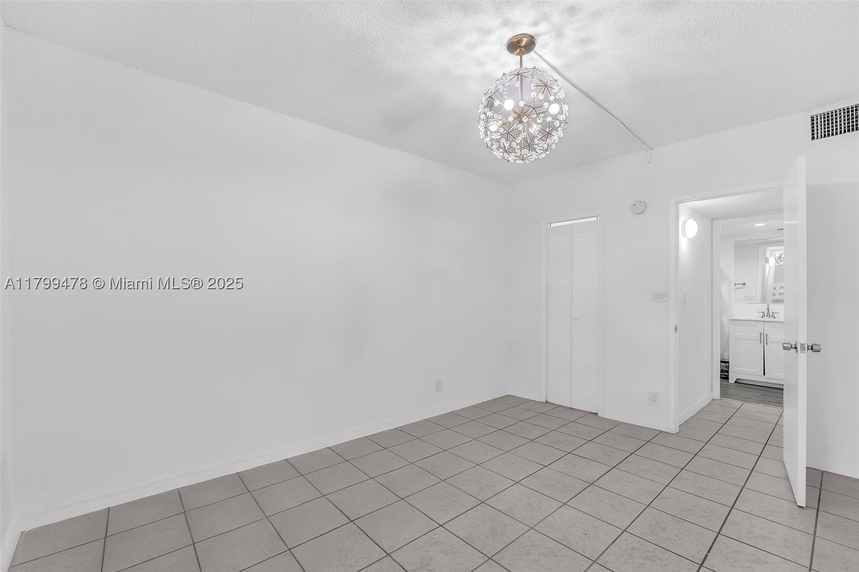 YOLANDA VILLAS CONDO - Residential