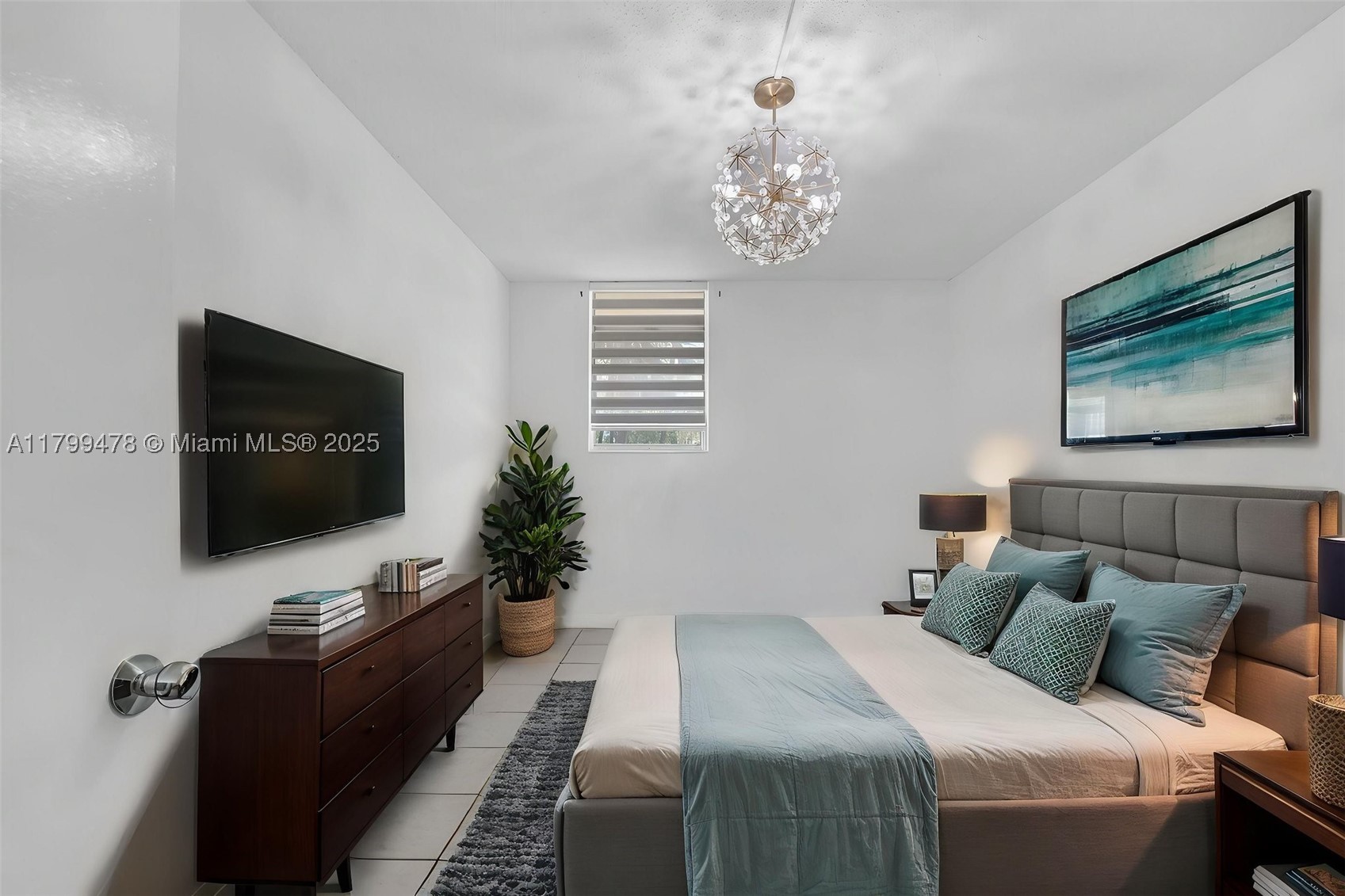 YOLANDA VILLAS CONDO - Residential