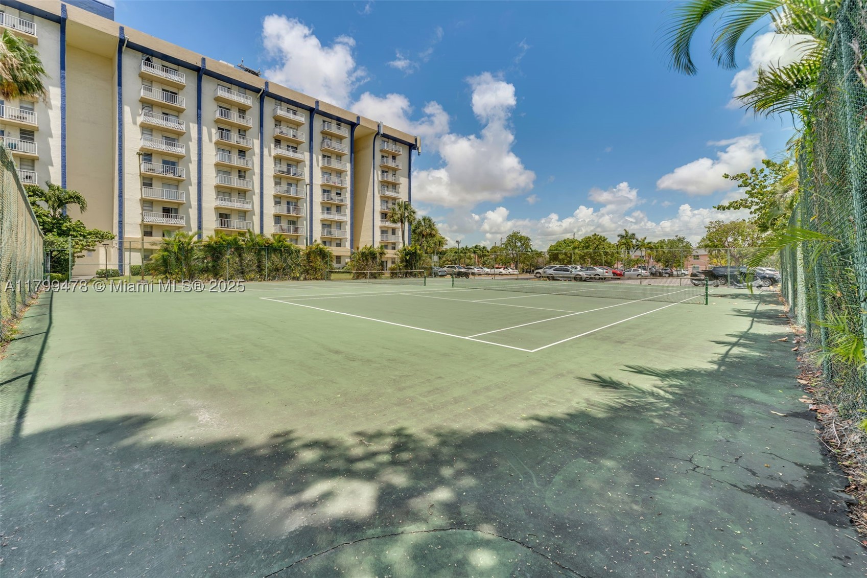 YOLANDA VILLAS CONDO - Residential