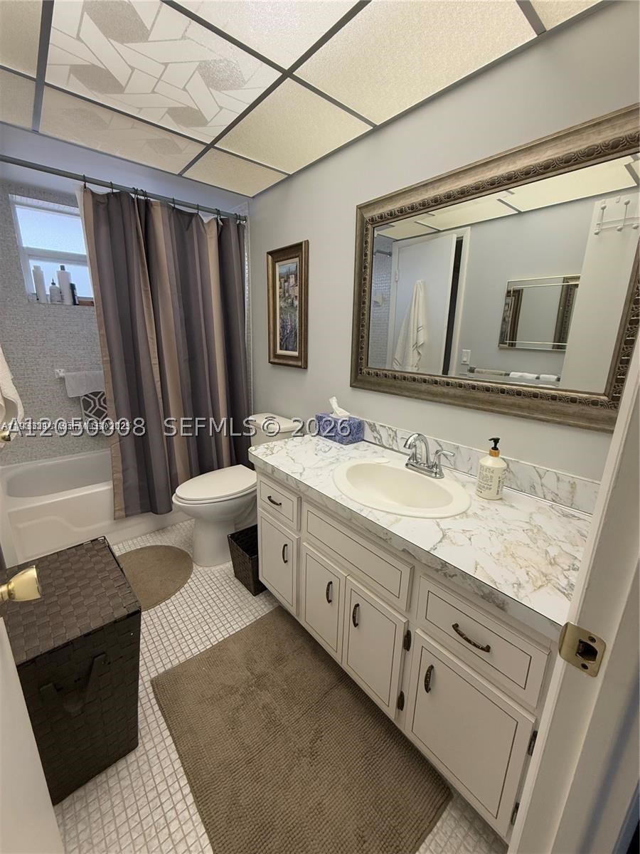 JARRET HALL CONDO - Residential