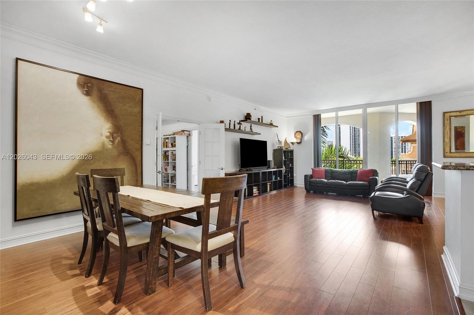 ALAQUA CONDO - Residential