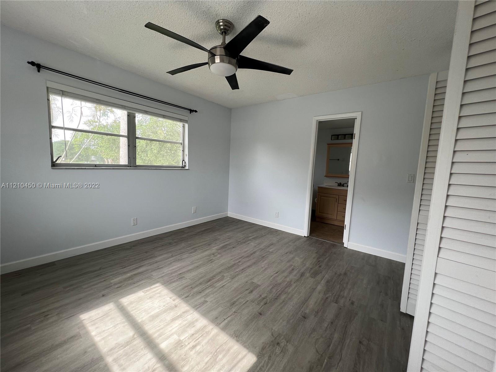 ARROWHEAD CONDO 7 - Residential