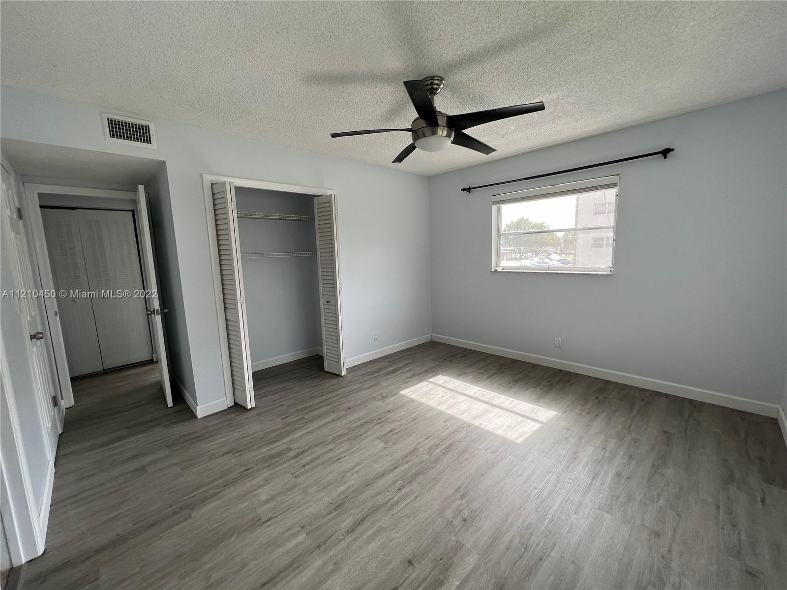 ARROWHEAD CONDO 7 - Residential