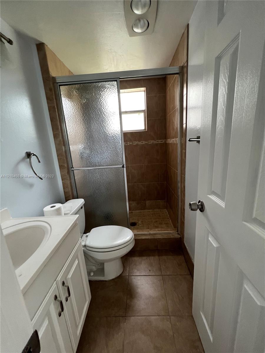 ARROWHEAD CONDO 7 - Residential