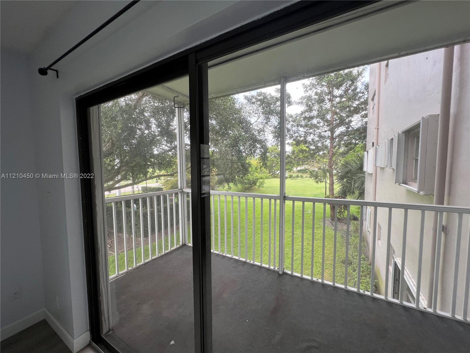 ARROWHEAD CONDO 7 - Residential
