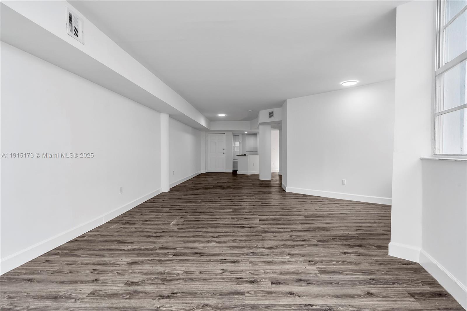 FOUR AMBASSADORS CONDO PH - Residential