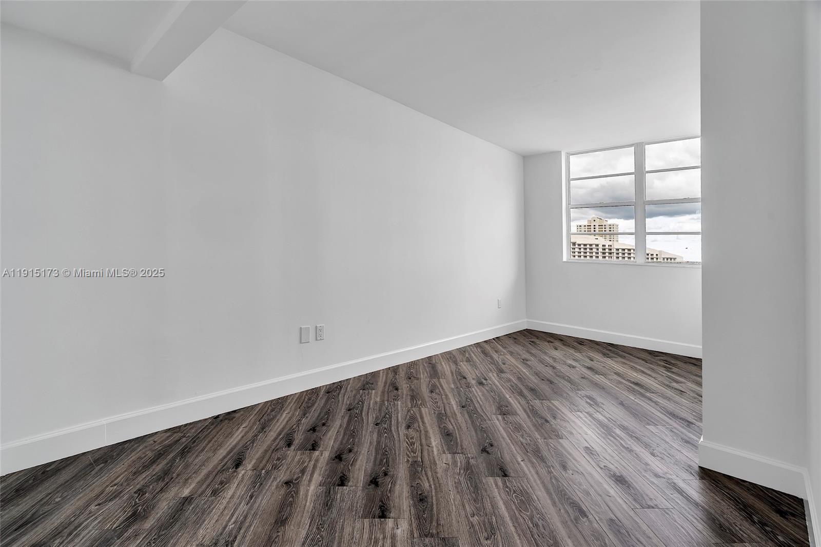 FOUR AMBASSADORS CONDO PH - Residential