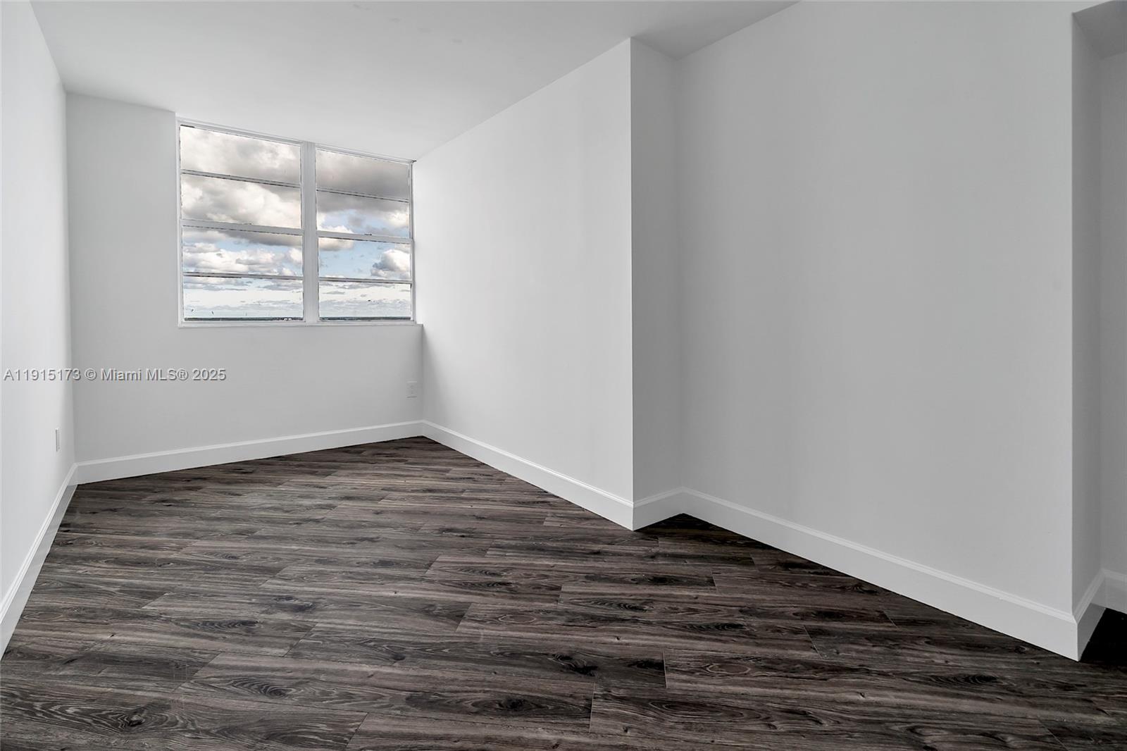 FOUR AMBASSADORS CONDO PH - Residential
