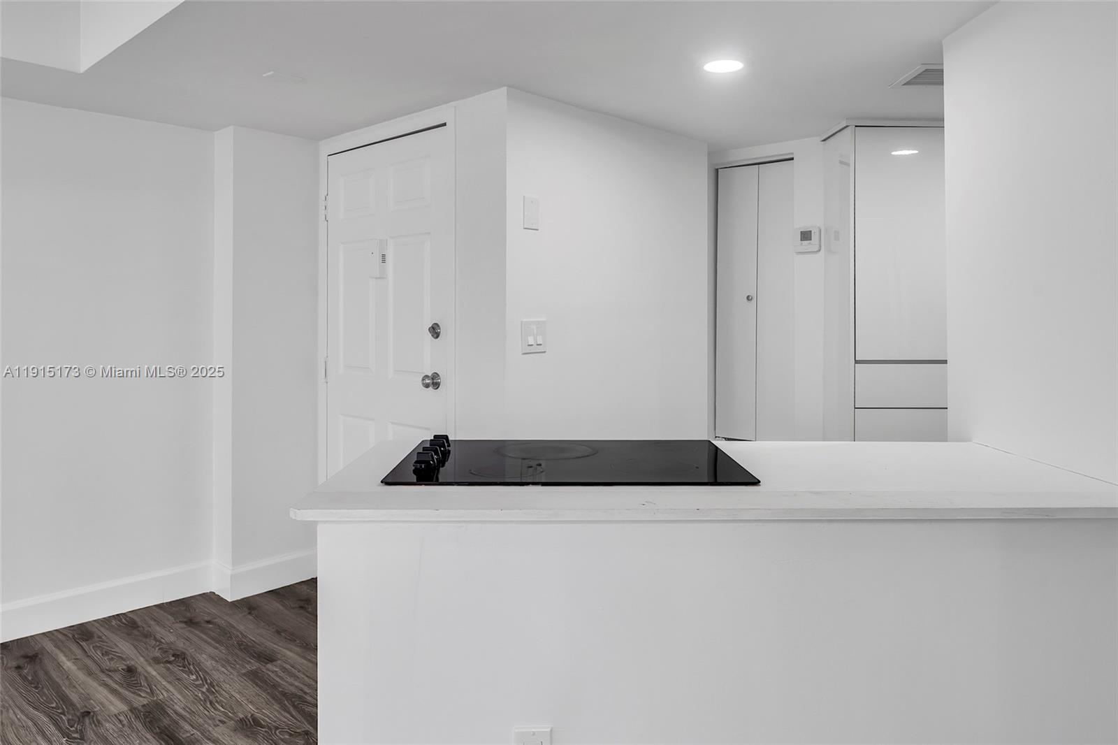 FOUR AMBASSADORS CONDO PH - Residential