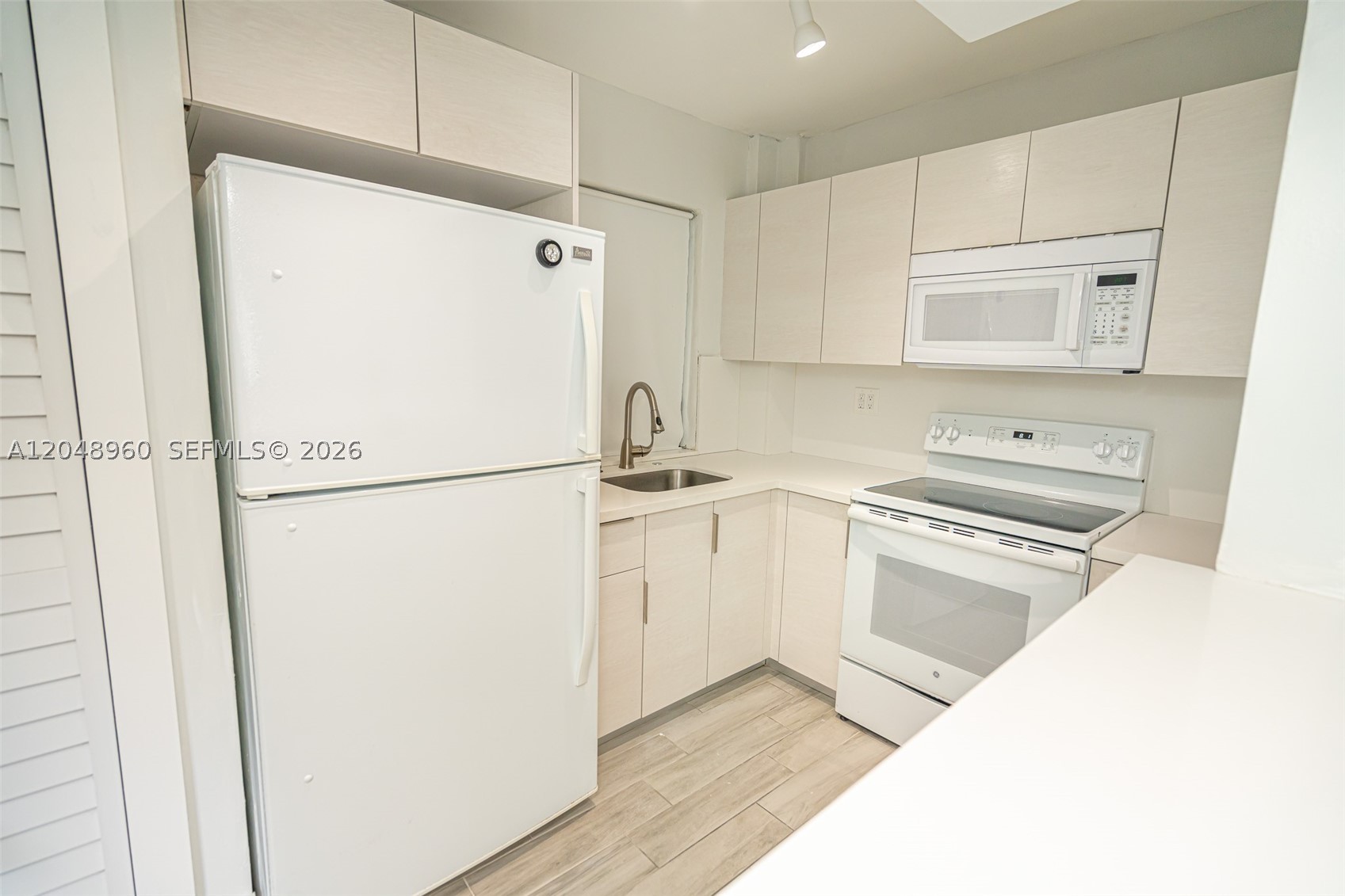 C GAB DOUGLAS SEC - Residential Lease