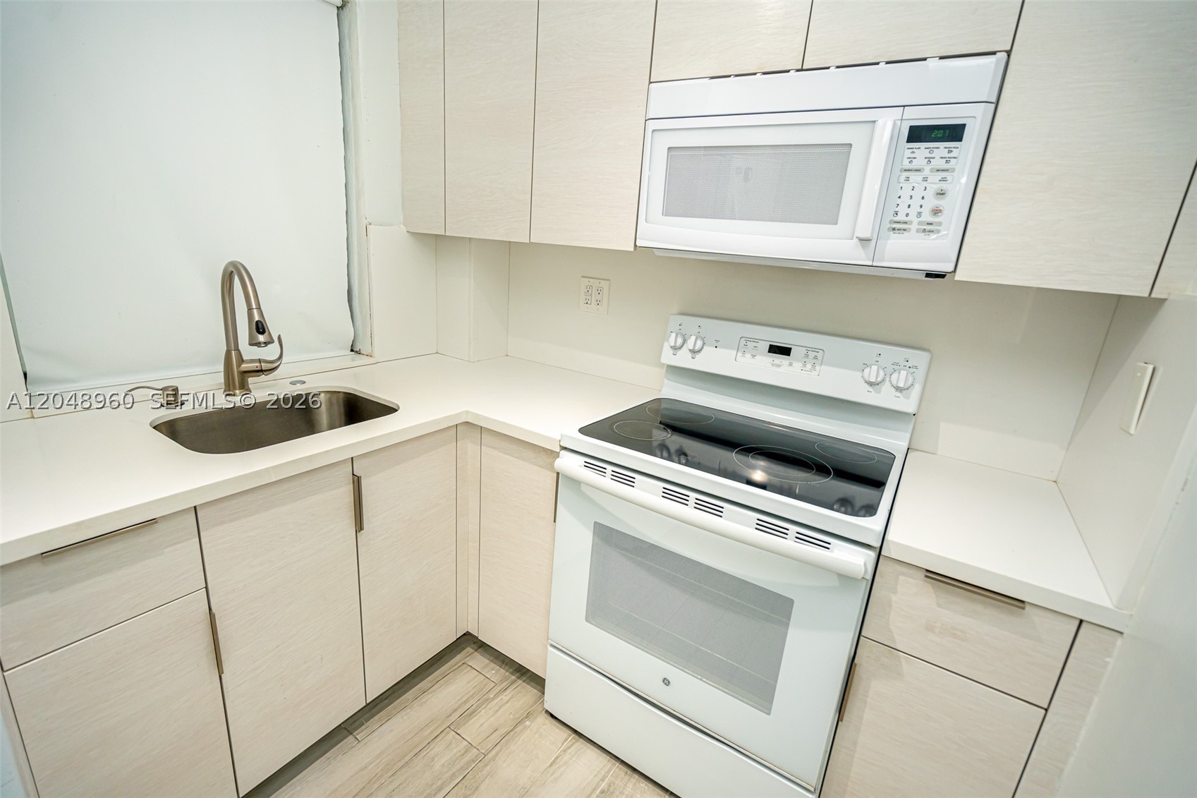 C GAB DOUGLAS SEC - Residential Lease