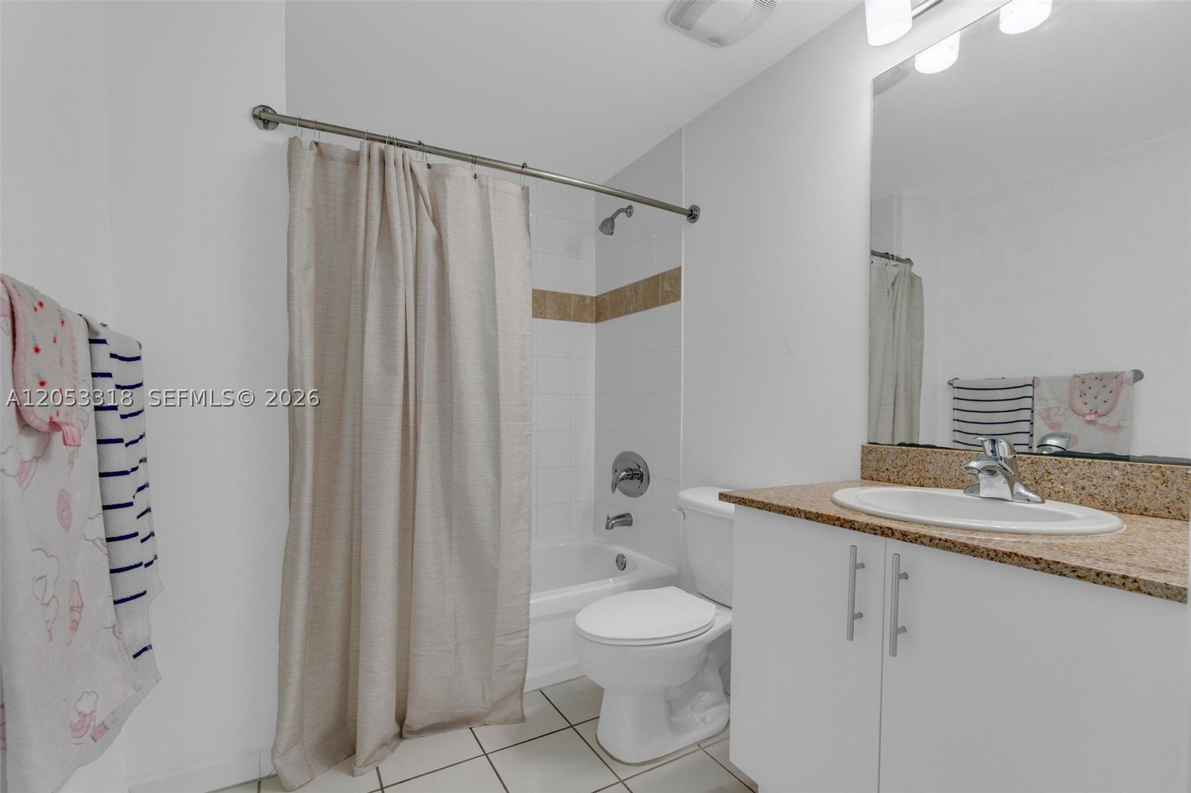 TERRAZAS RIVERPARK VILLAG - Residential
