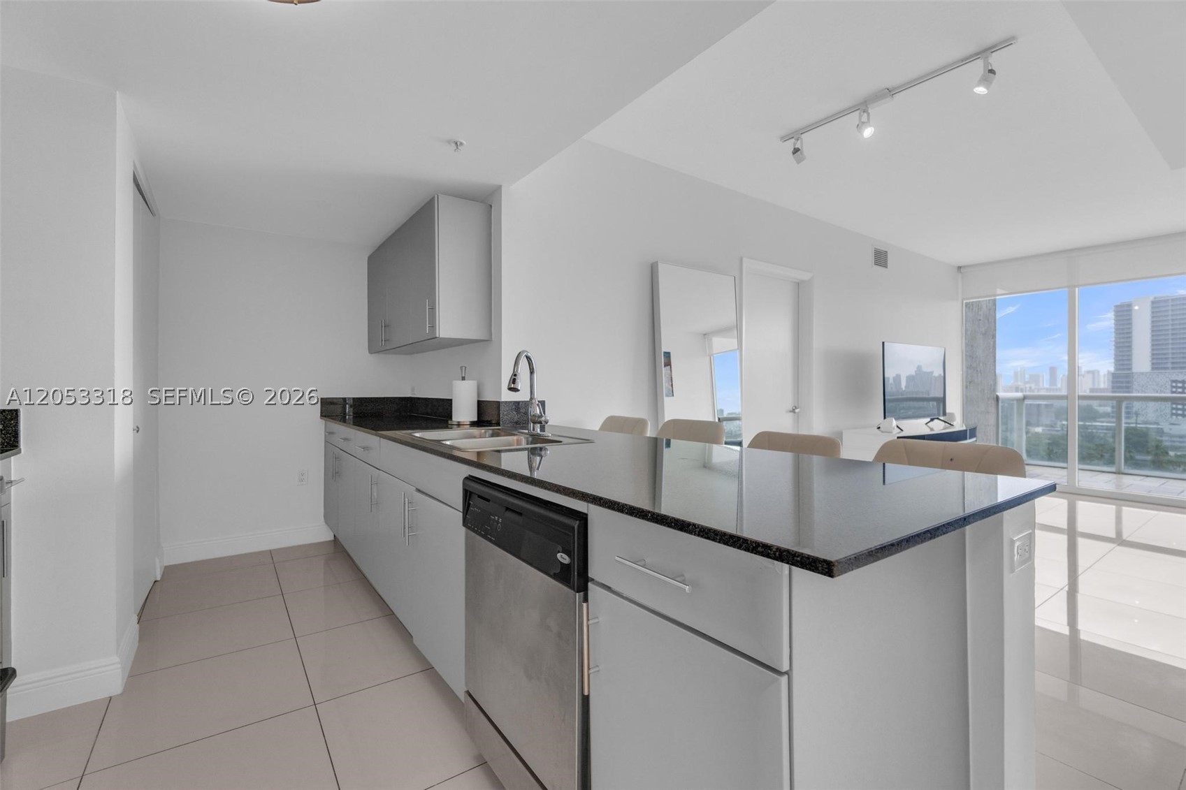 TERRAZAS RIVERPARK VILLAG - Residential