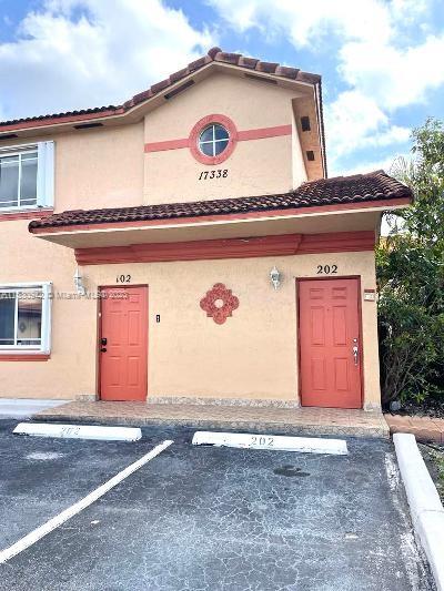 BEAUTIFUL AND BRIGHT 3 BEDROOM AND 2 BATHROOM TOWNHOME IN THE DESIRABLE AREA OF HIALEAH-MIAMI LAKES.  THE UNIT HAS TILE FLOORS, WASHER AND DRYER AND A NICE SIZE YARD.  THE LOCATION IS GREAT, CLOSE TO MAIN HIGHWAYS (826, I75 AND TURNPIKE).  NEAR SHOPPING AND MEDICAL CENTERS, BANKS, RESTAURANTS, ETC.