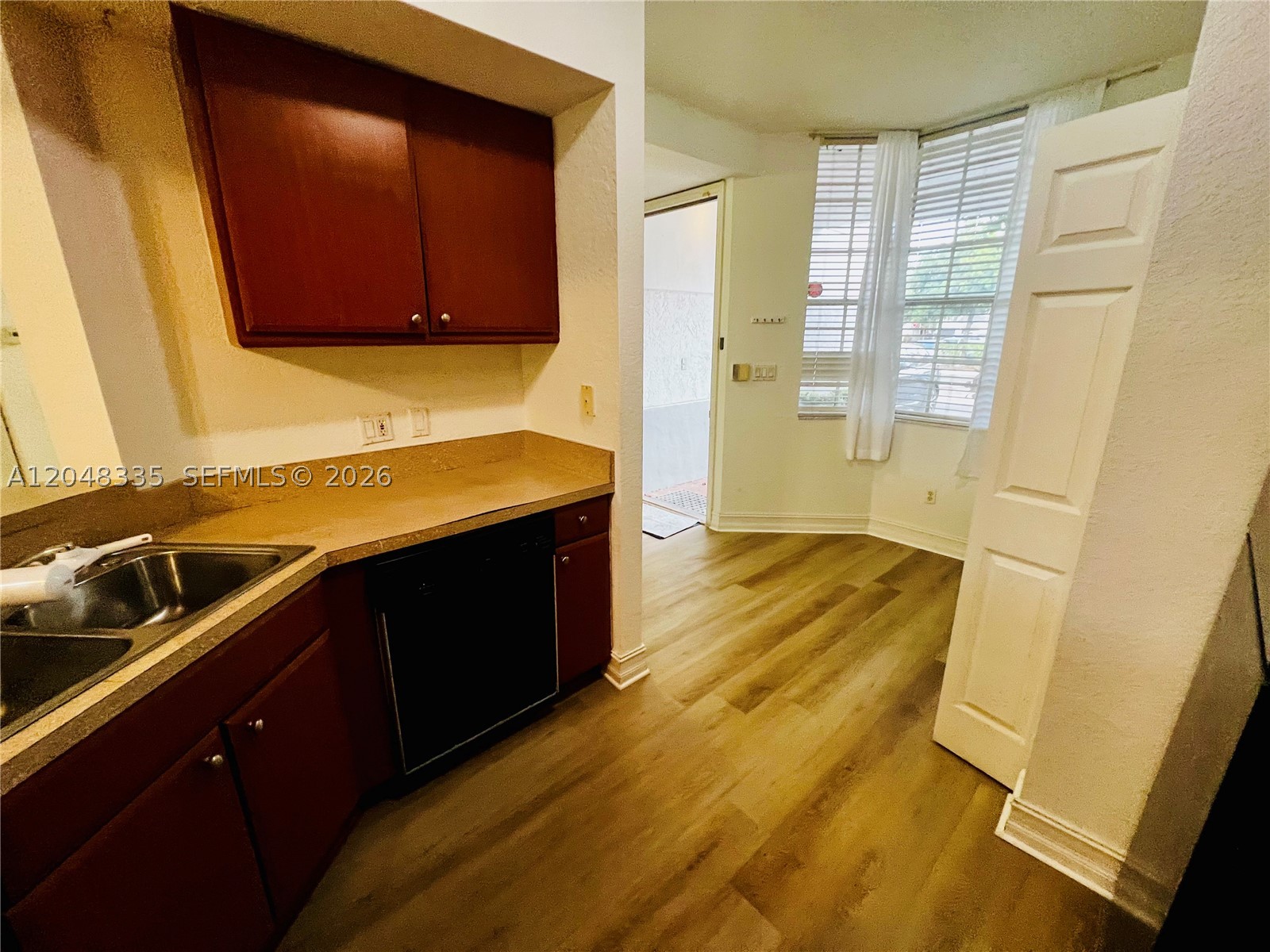 VILLAS DE TUSCANY CONDO - Residential Lease