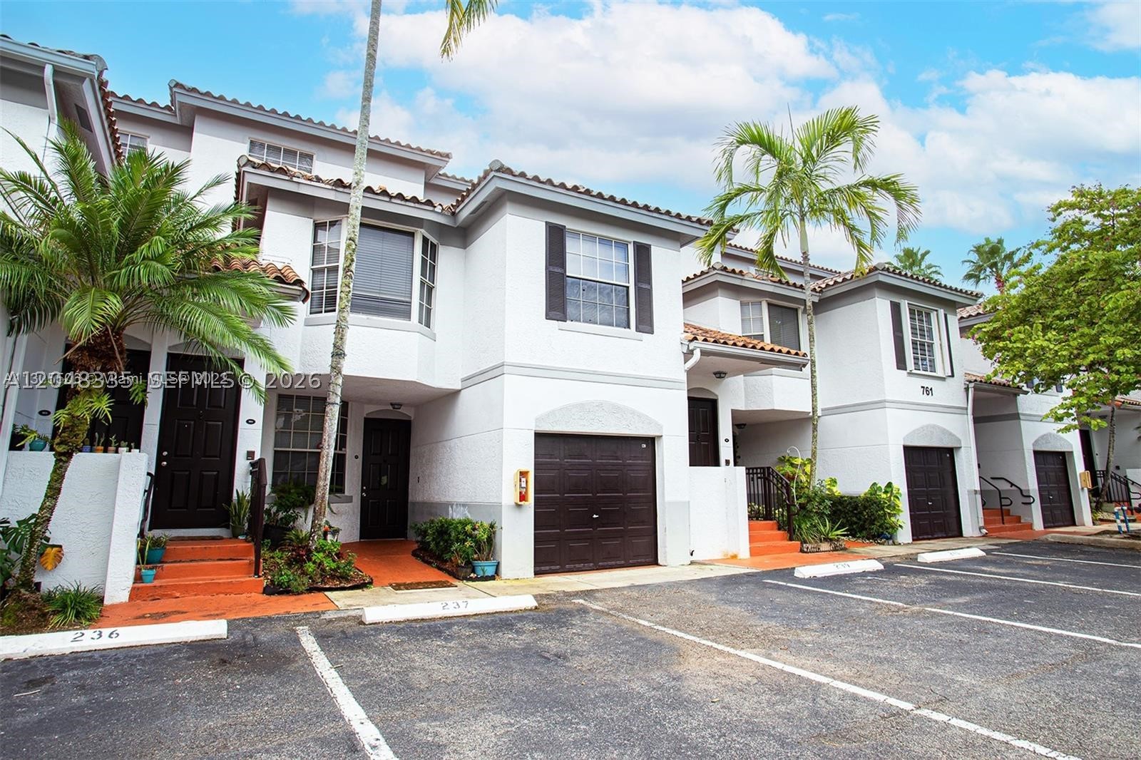 VILLAS DE TUSCANY CONDO - Residential Lease