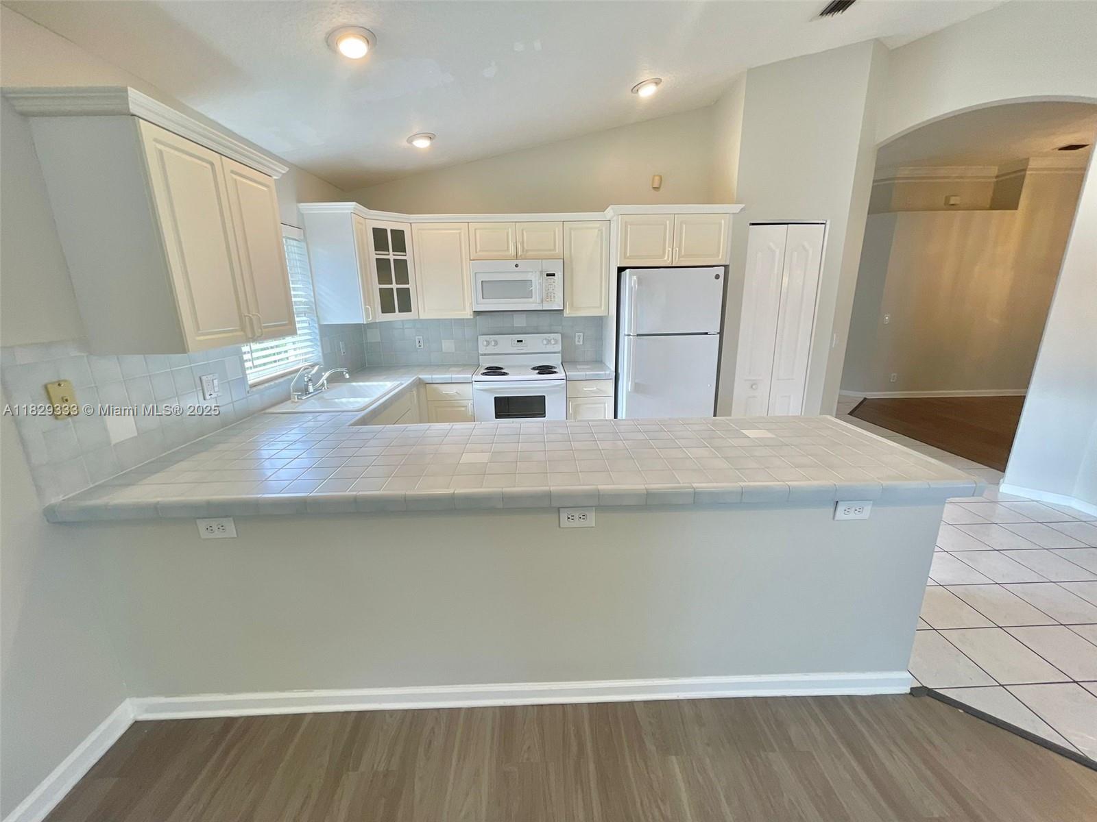 NORTH PALM BEACH HEIGHTS - Residential Lease