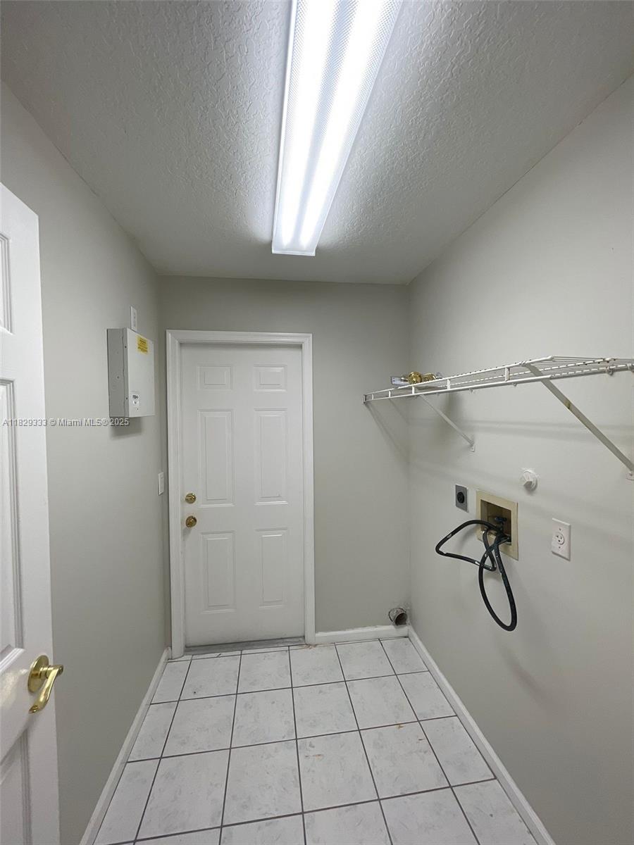NORTH PALM BEACH HEIGHTS - Residential Lease