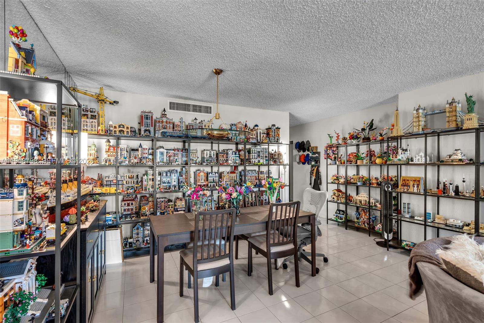 OLYMPUS CONDO PHASE - Residential