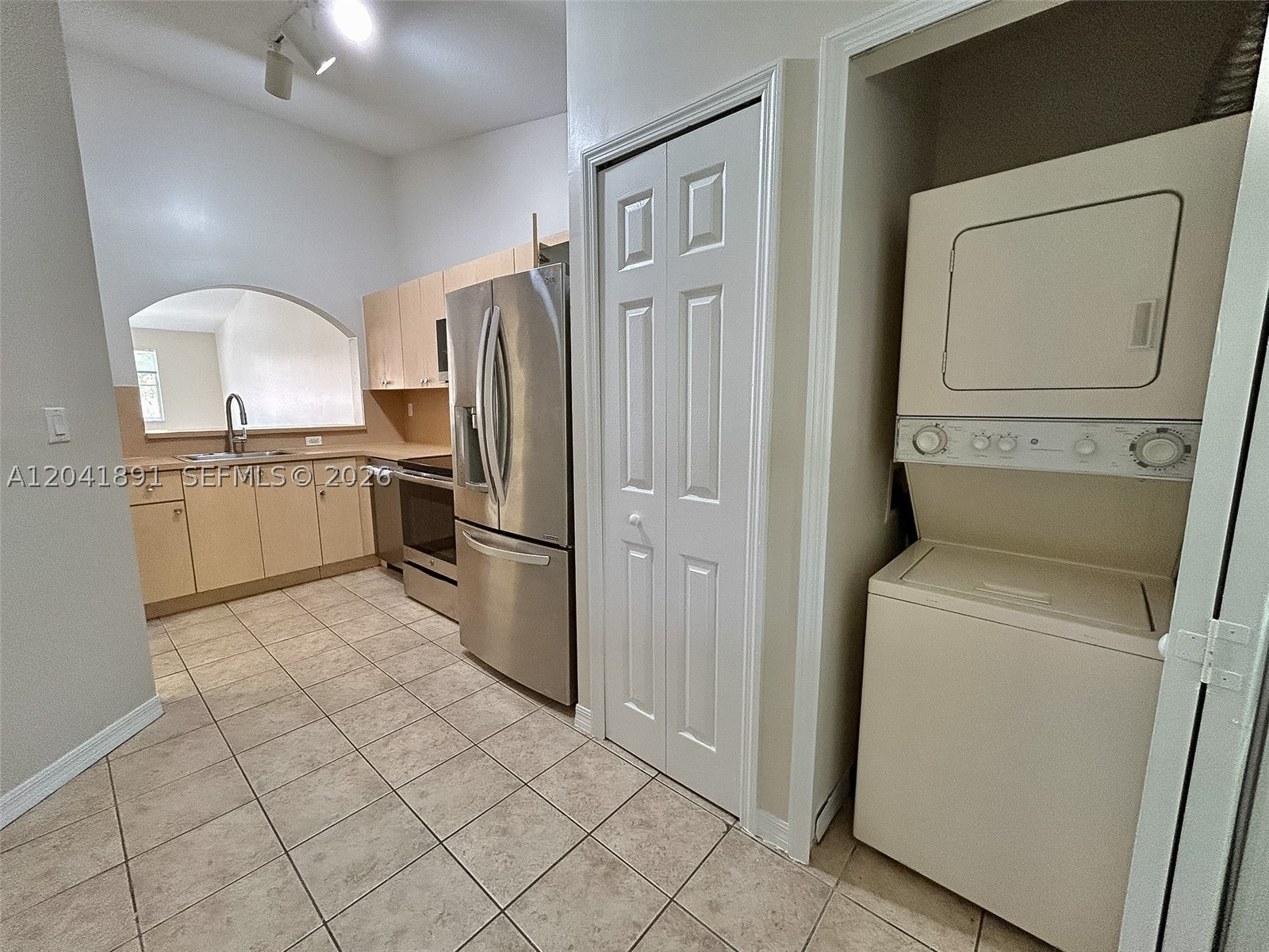 VENETIA GARDENS CONDO - Residential Lease
