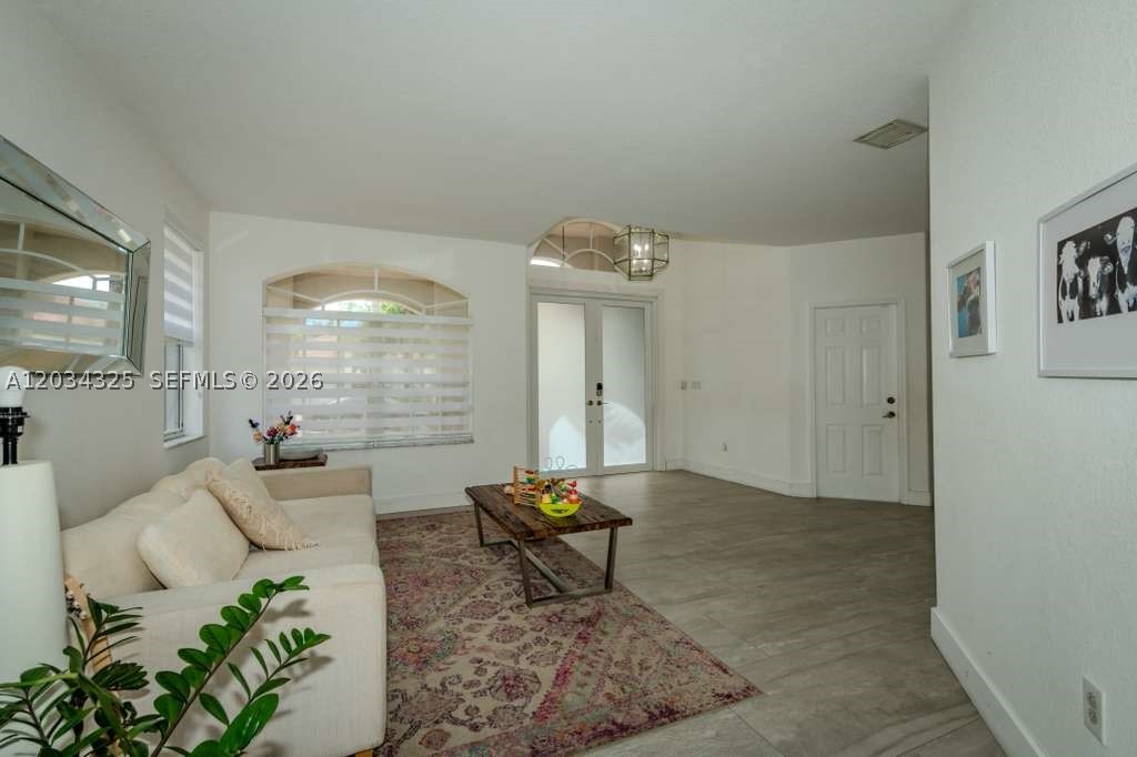 ISLANDS AT DORAL - Residential Lease