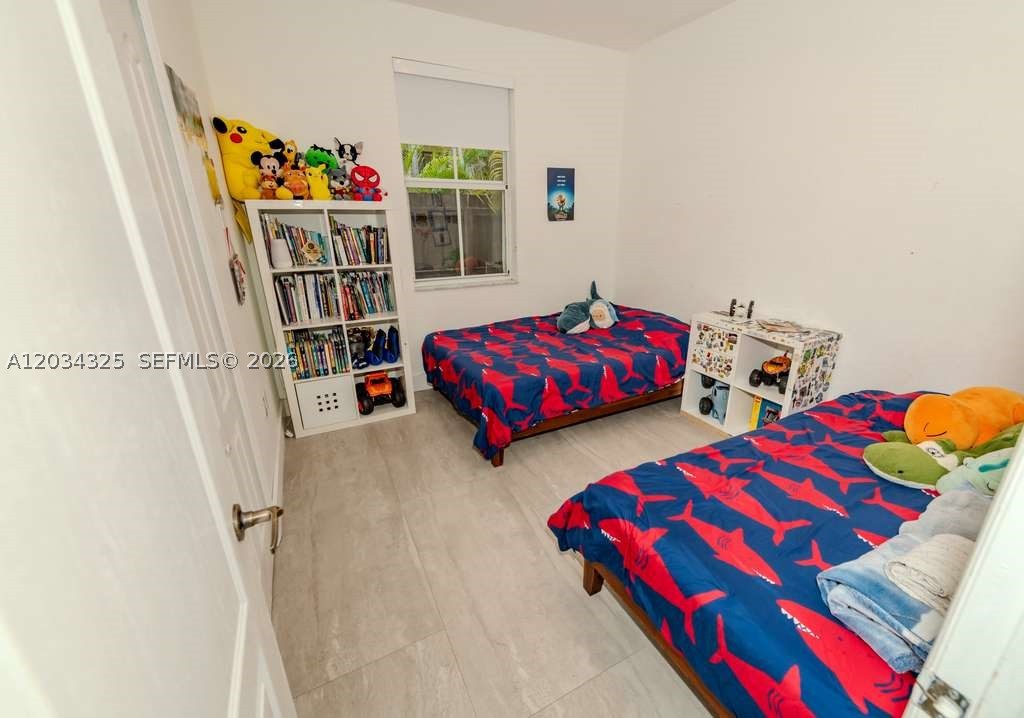 ISLANDS AT DORAL - Residential Lease