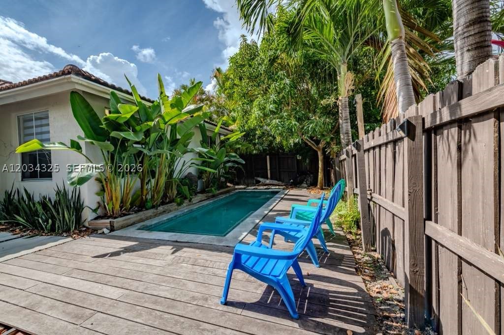 ISLANDS AT DORAL - Residential Lease