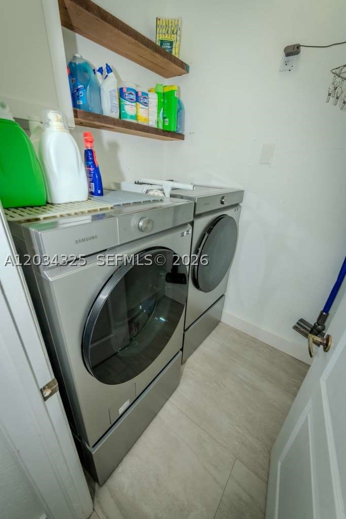 ISLANDS AT DORAL - Residential Lease