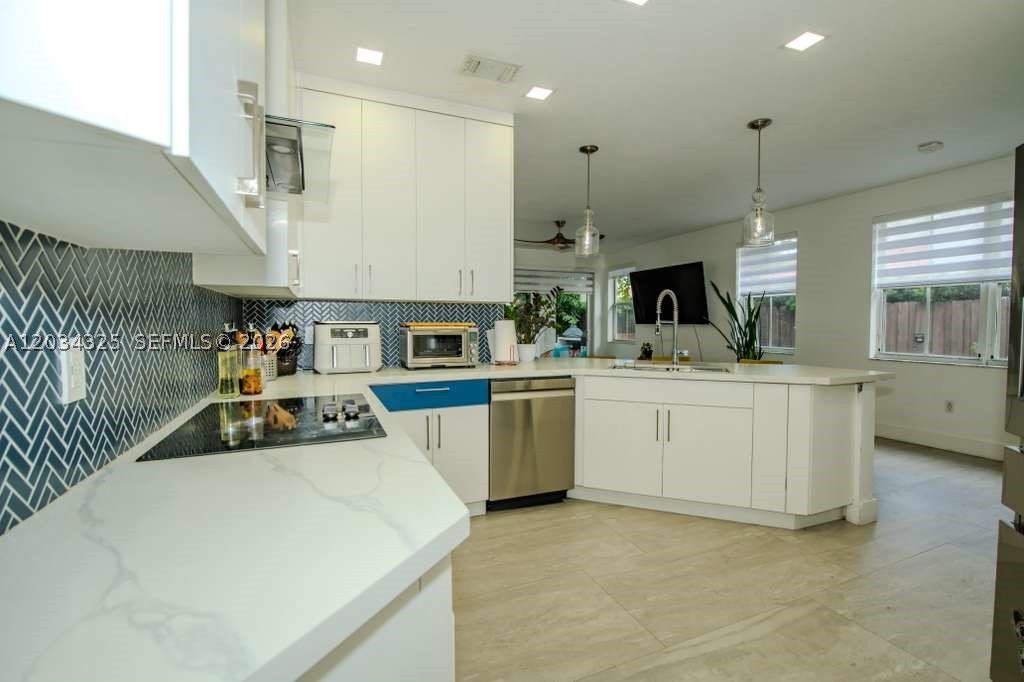 ISLANDS AT DORAL - Residential Lease