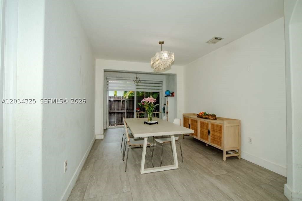 ISLANDS AT DORAL - Residential Lease