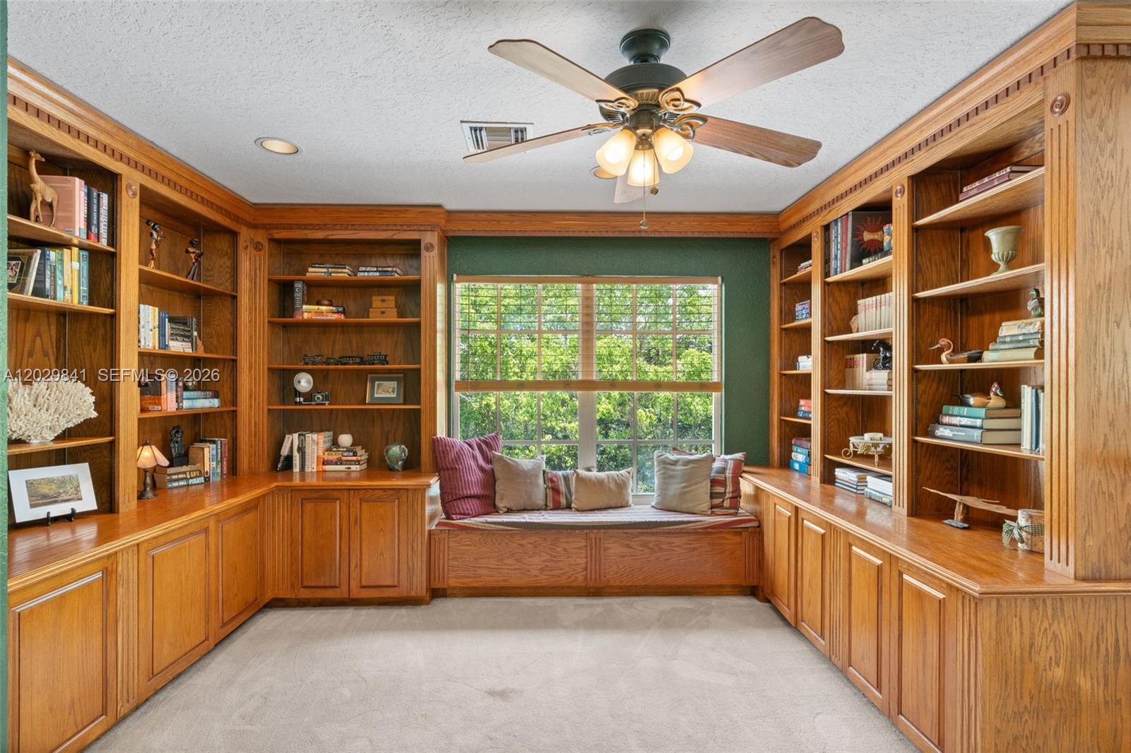 WOODSIDE ESTATES - Residential