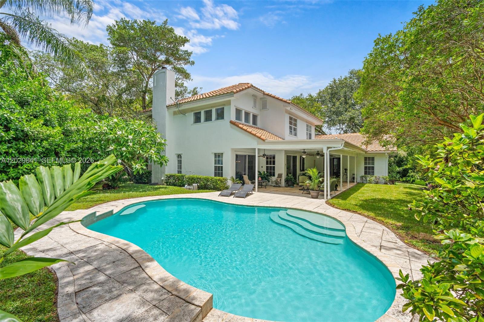 WOODSIDE ESTATES - Residential