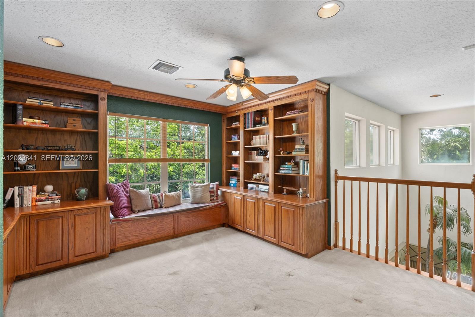 WOODSIDE ESTATES - Residential
