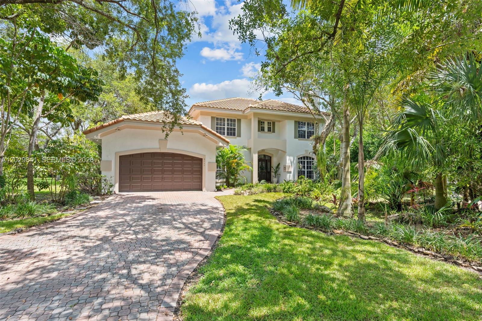 WOODSIDE ESTATES - Residential