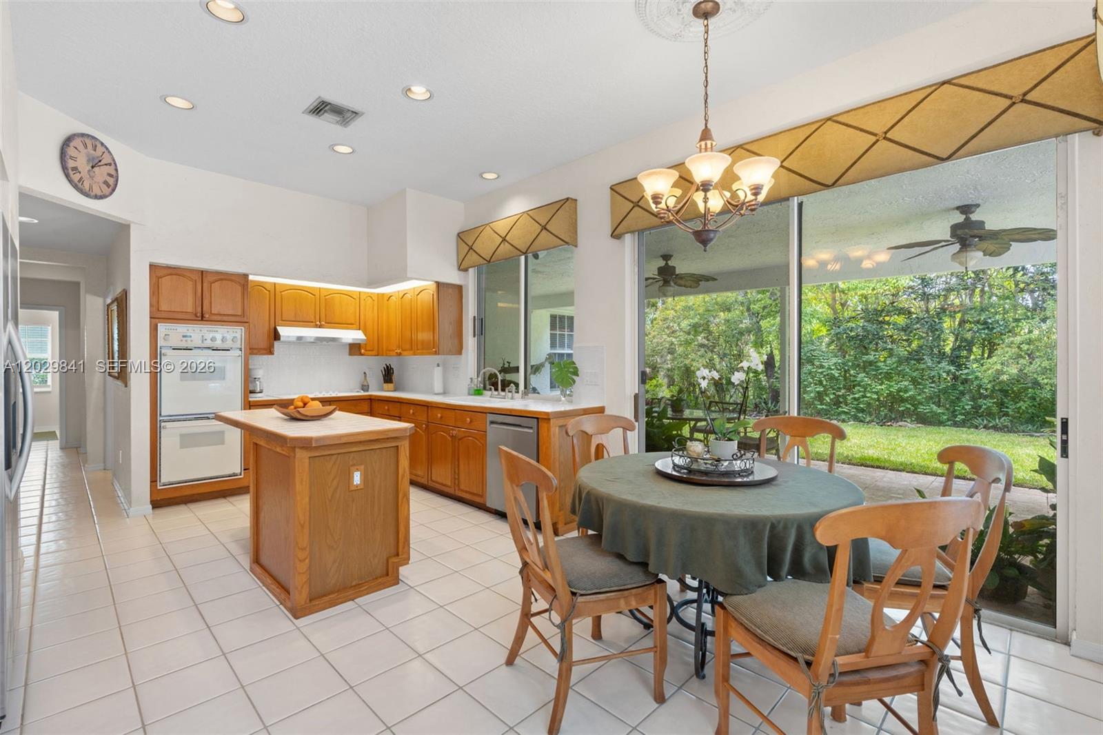 WOODSIDE ESTATES - Residential