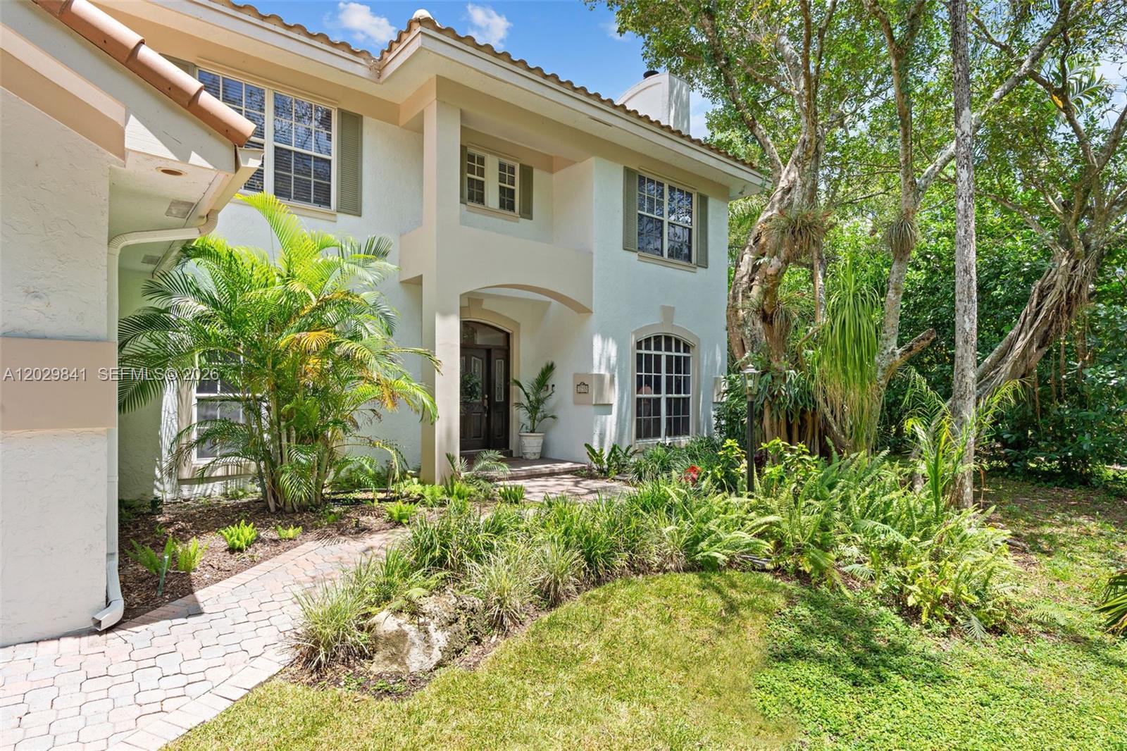 WOODSIDE ESTATES - Residential