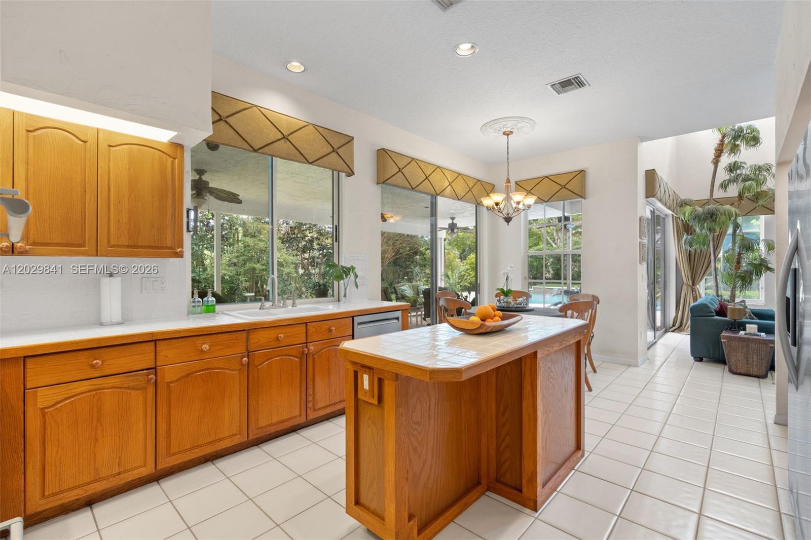 WOODSIDE ESTATES - Residential