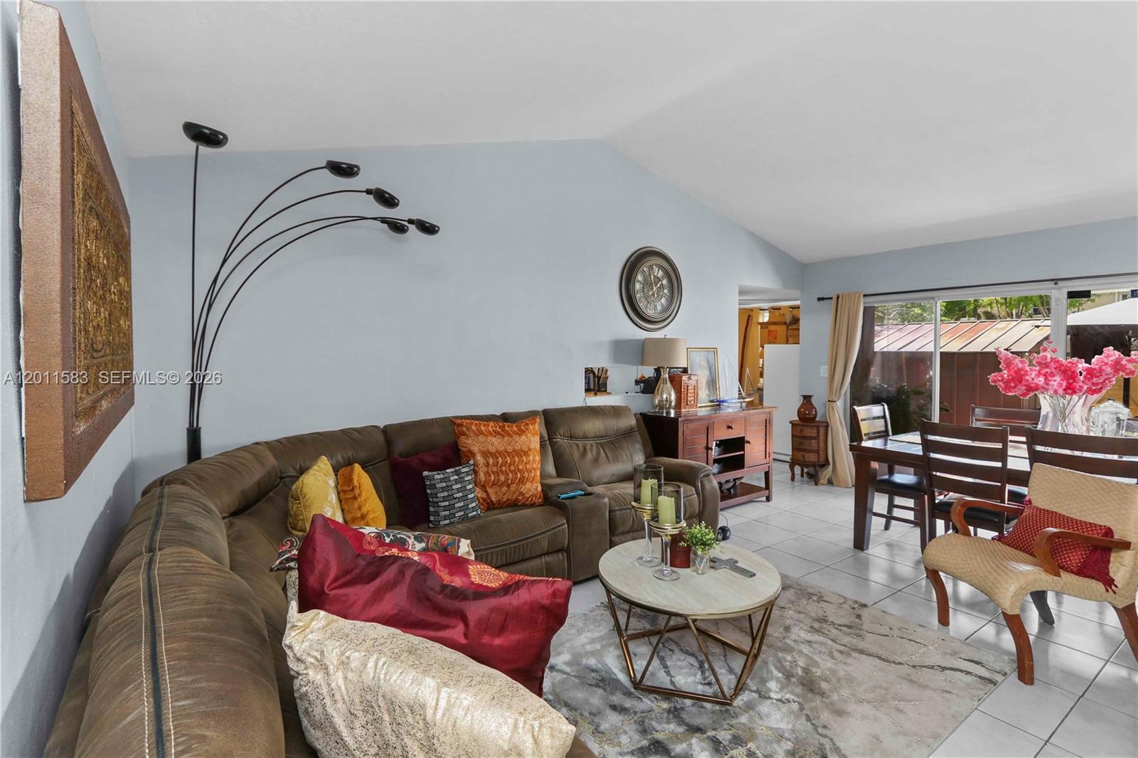 DEVON AIRE VILLAS SEC 8 - Residential