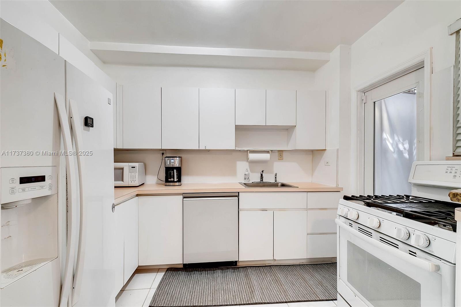 BISCAYNE BEACH-2ND ADDN - Residential