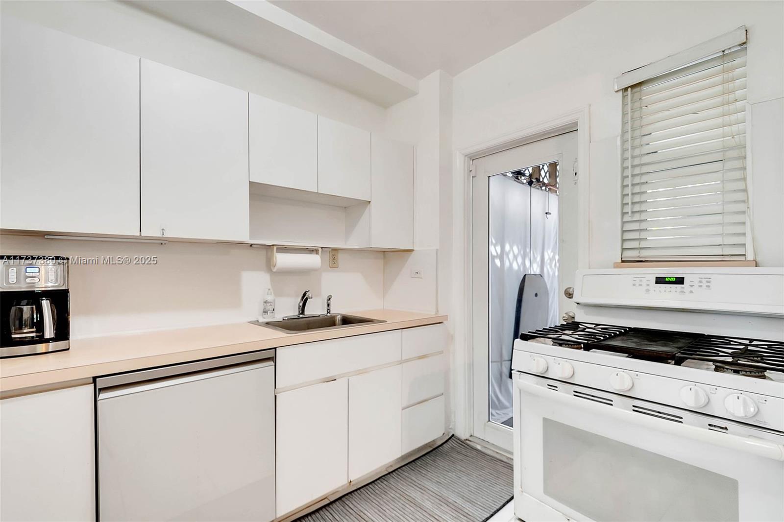BISCAYNE BEACH-2ND ADDN - Residential