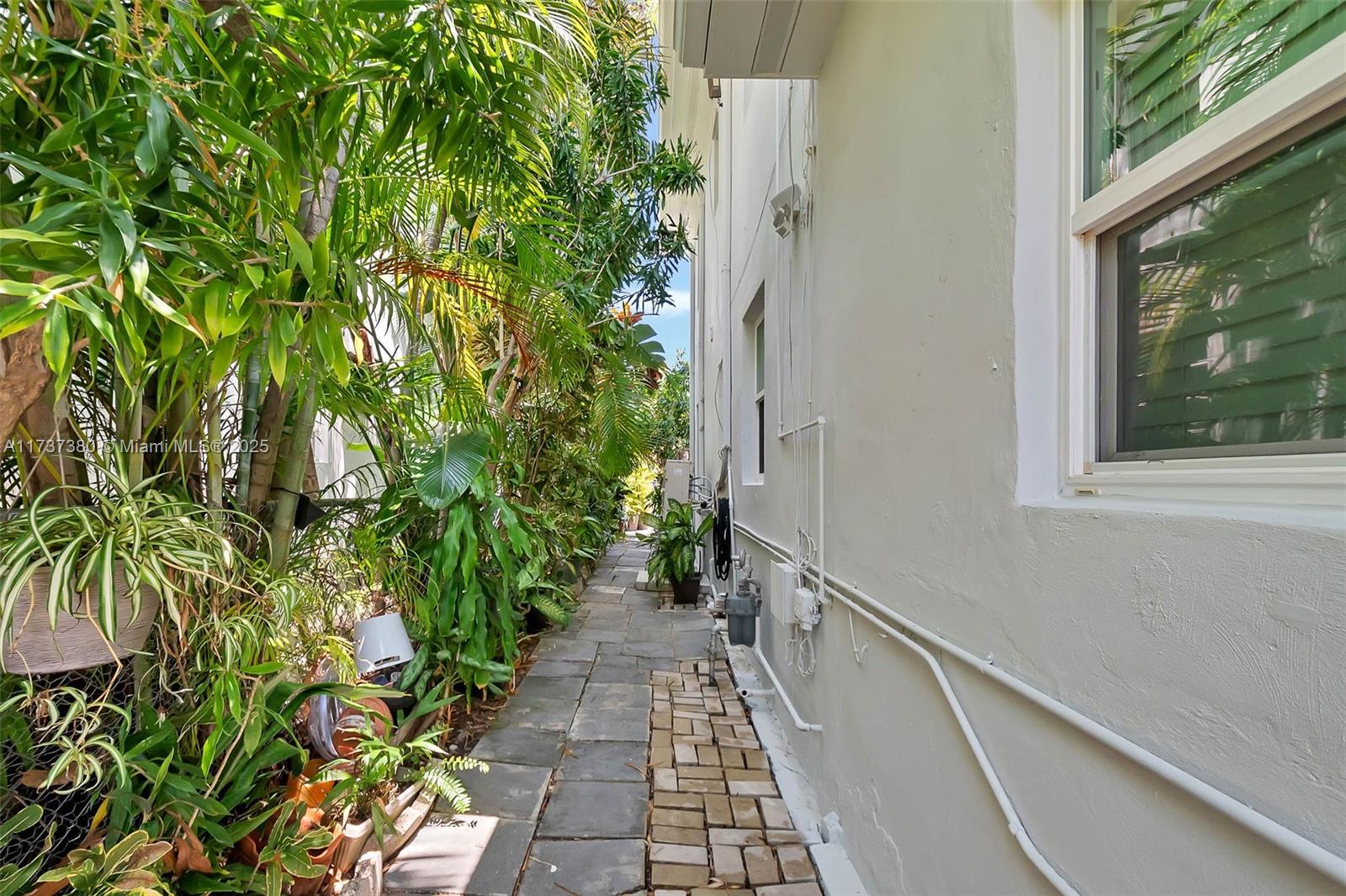 BISCAYNE BEACH-2ND ADDN - Residential