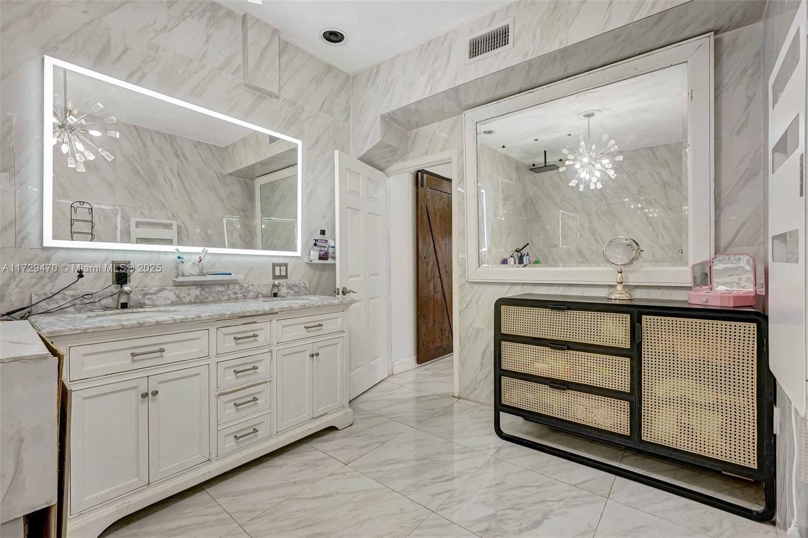 PICKWICK LAKE ESTS SEC 2 - Residential