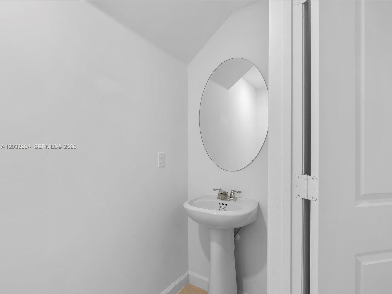 SKYRISE TOWNHOMES - Residential Lease