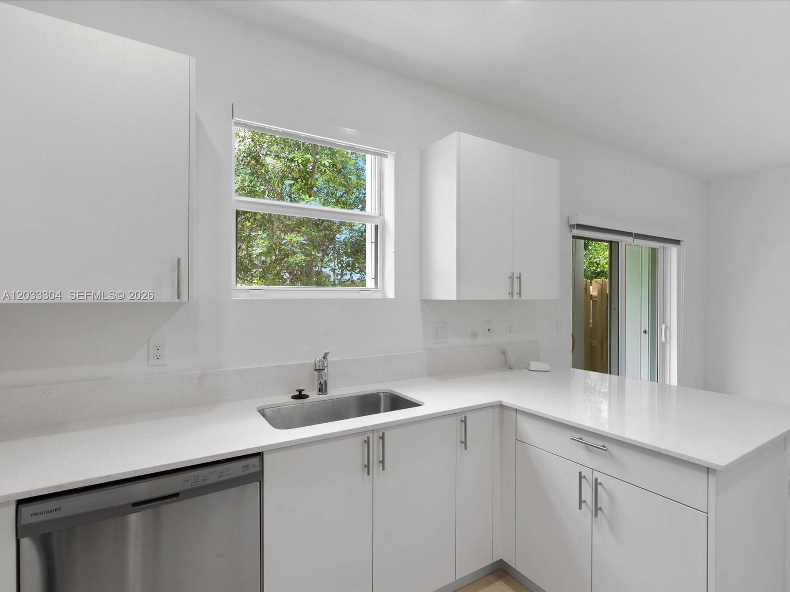 SKYRISE TOWNHOMES - Residential Lease